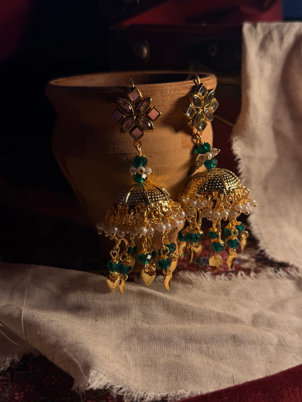 Pippal Jhumke: Zamarud