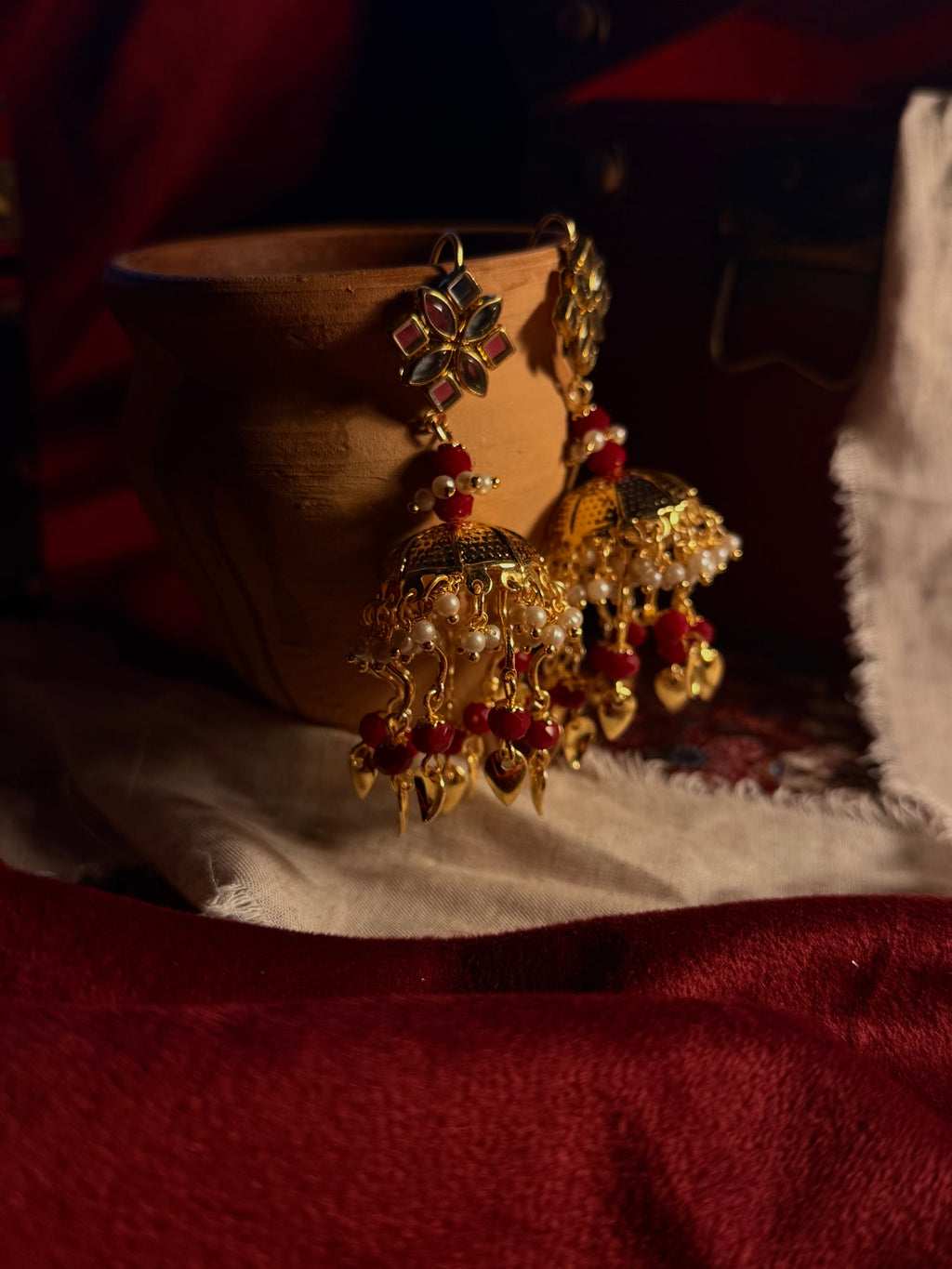 Pippal Jhumke: Surkh